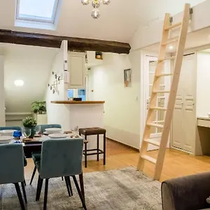 Spacious In Hyper Center - Smart Tv & Wifi - 4p Paris